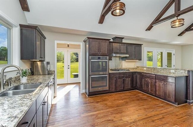 Building Photo - Beautiful Home at the Smithfields Country Club