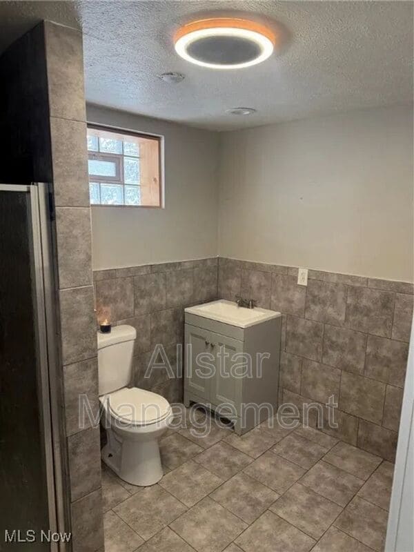 Building Photo - 521 E 109th St