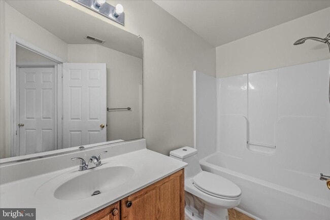 Building Photo - 36 Bruce Dr