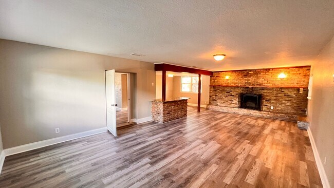 Building Photo - Charming 4 Bedroom, 2 Bathroom Home in Altamonte Springs!!