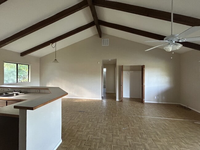 Building Photo - 15-1477-1477 Kaloli Dr
