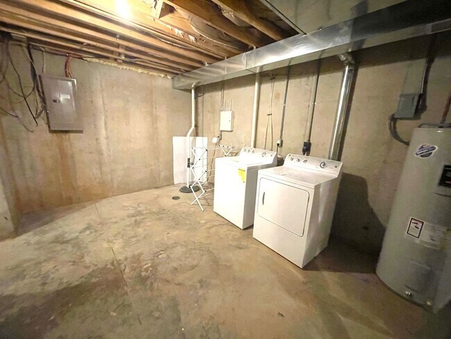Building Photo - Clifton Heights Townhome!