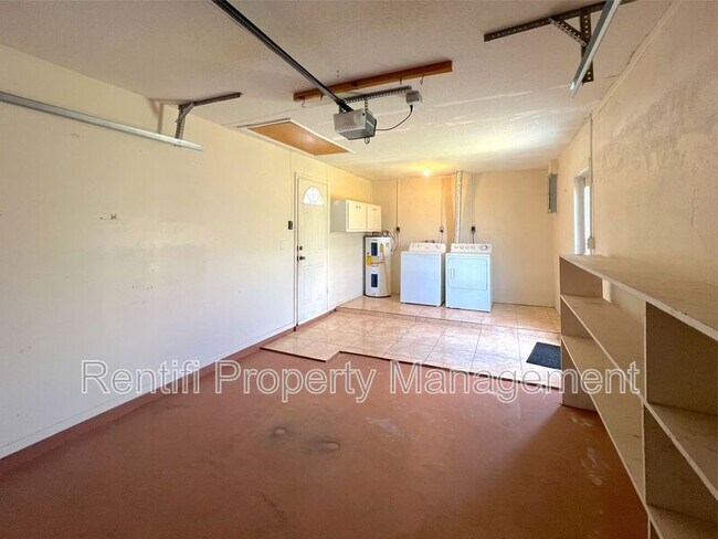 Building Photo - 1228 SE 37th St