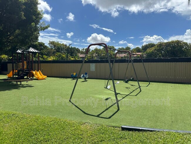 Building Photo - 3730 Alcantara Ave