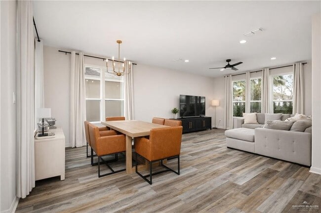 Building Photo - 11 N 13th St