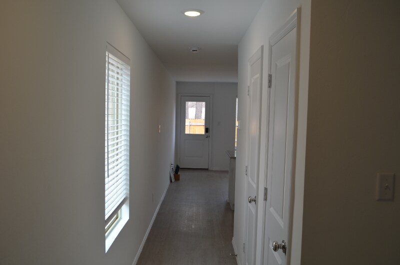 Building Photo - 1809 Wolford Wy