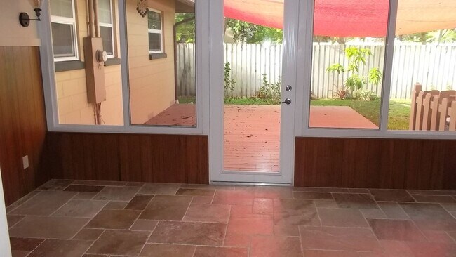 Building Photo - Charming Home With Many Upgrades