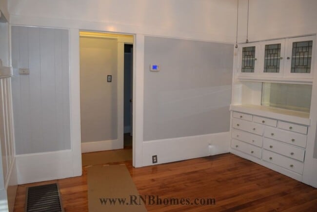 Building Photo - 1121 Dolores Way