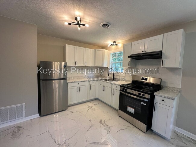 Building Photo - 3606 Columbine Dr