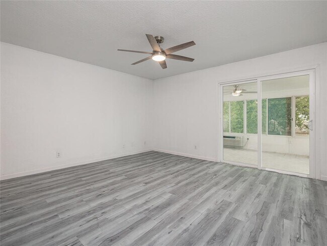 Building Photo - 148 Discovery Ln