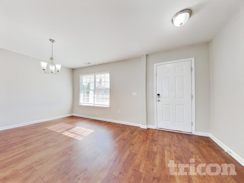 Building Photo - 42 Folkstone Ct