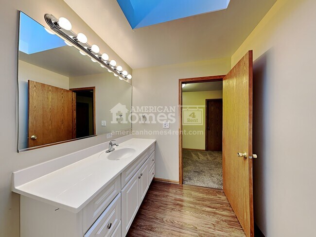 Building Photo - 14928 S Bunratty Drive