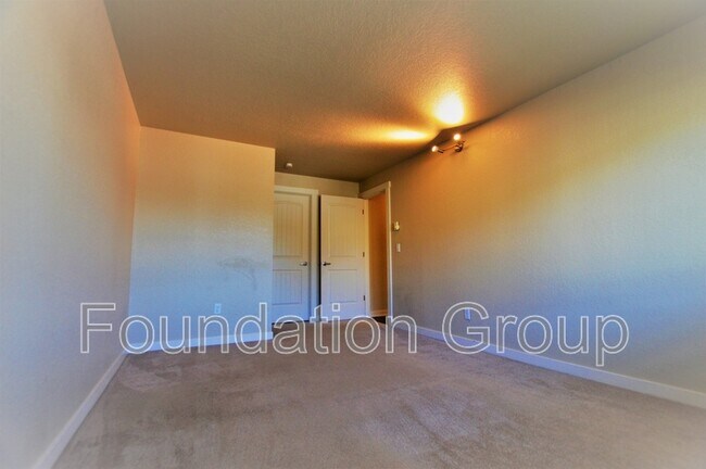 Building Photo - 2405 NW 65th St