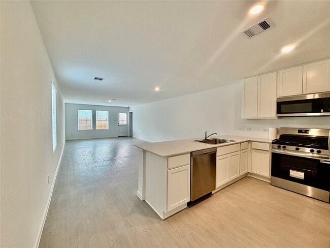 Building Photo - 5003 Esperanza Ter Dr