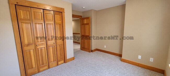 Building Photo - 4236 Monroe St