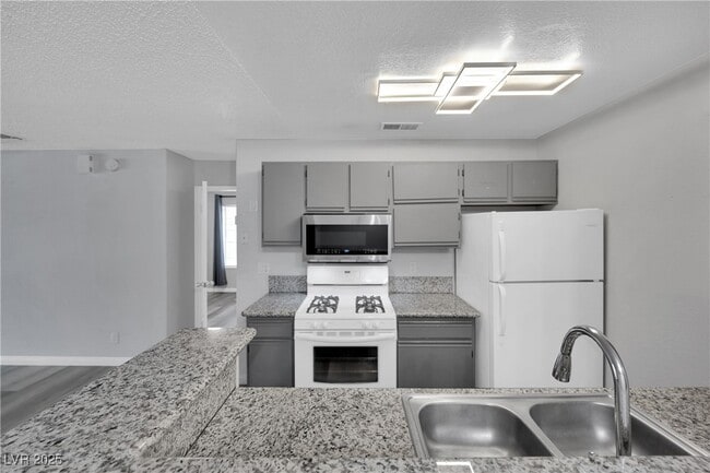 Building Photo - 2200 S Fort Apache Rd