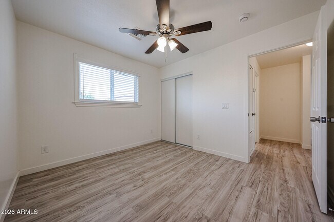 Building Photo - 7014 N 77th Ave