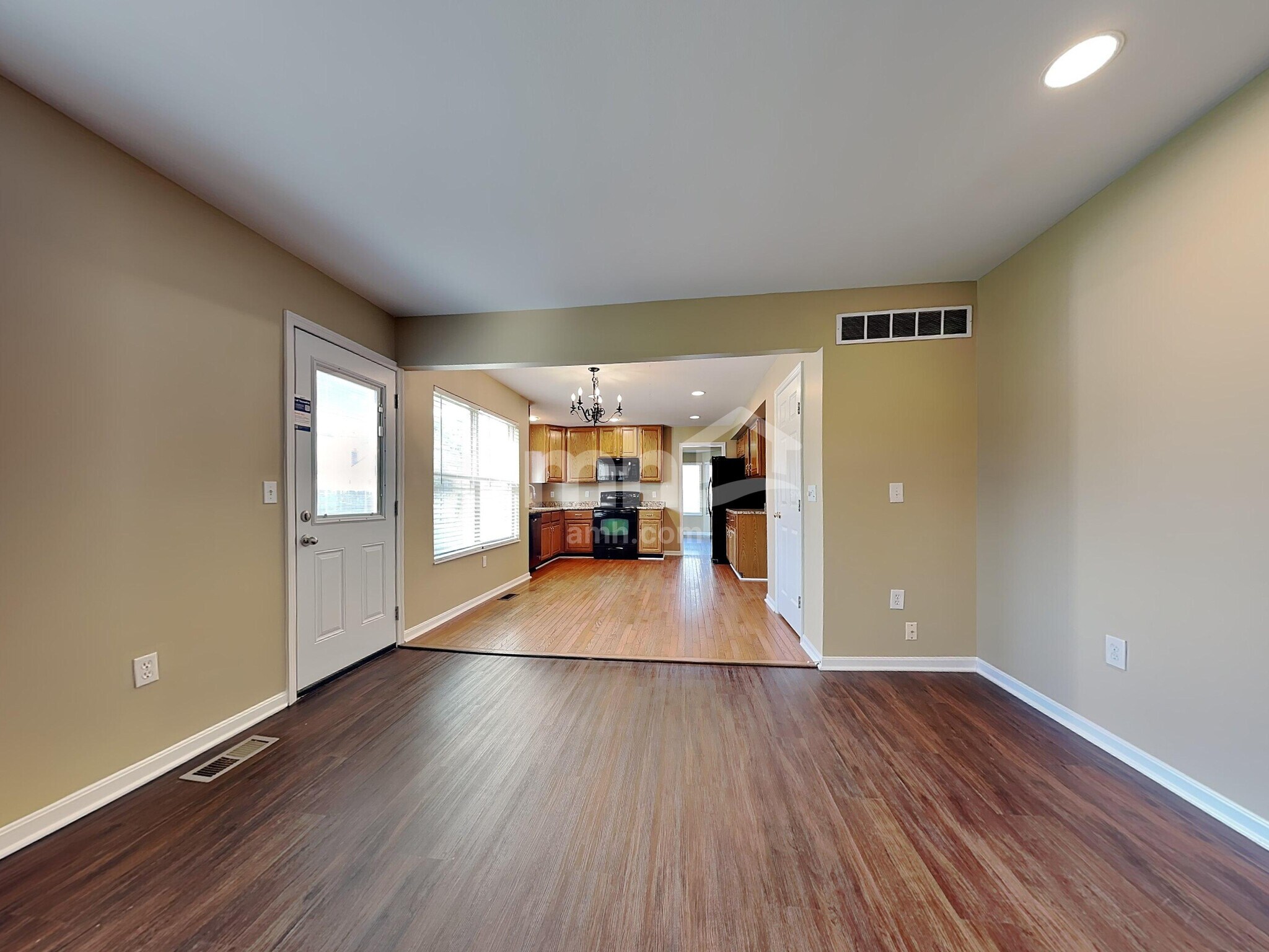 Building Photo - 823 Wingate Dr