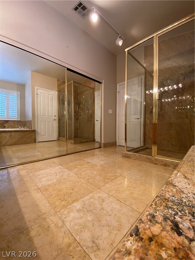 Building Photo - 7816 Waterfalls Ave