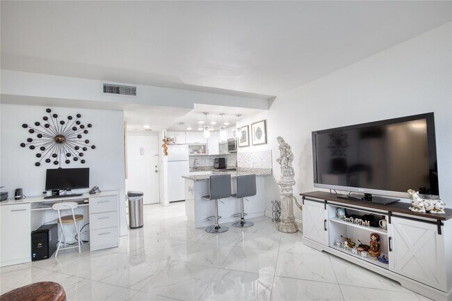 Building Photo - 111 Briny Ave