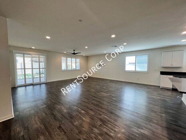 Building Photo - 45016 Marbella St