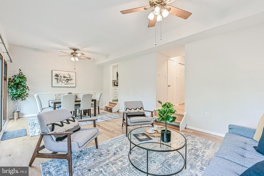 Building Photo - 5621 9th Rd N