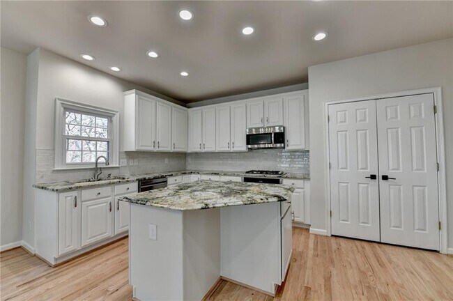 Building Photo - 6415 Sterling Dr