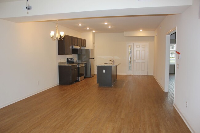 Building Photo - 2 Bed 2 Bath Condo for Rent