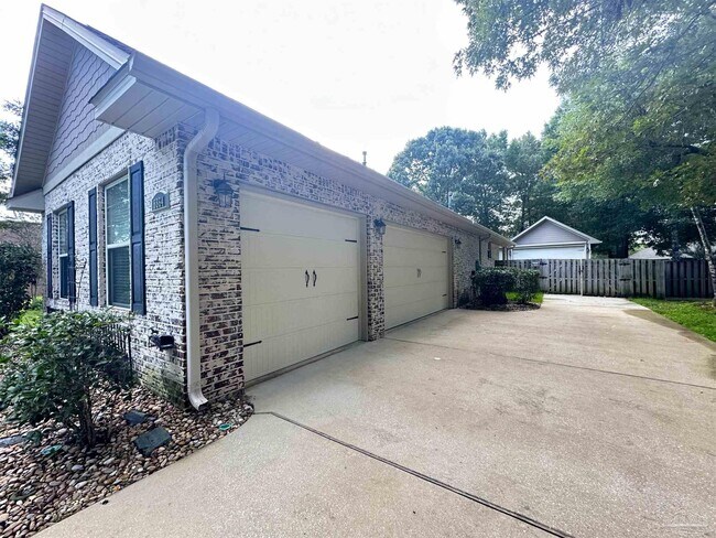 Building Photo - 8864 Spider Lily Way