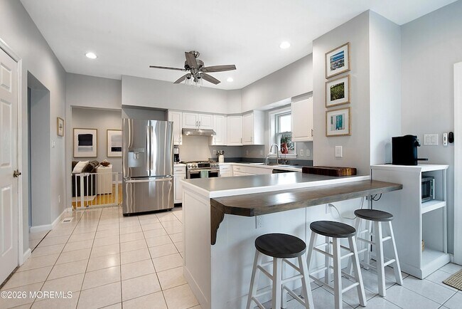 Building Photo - 393 E Virginia Ave