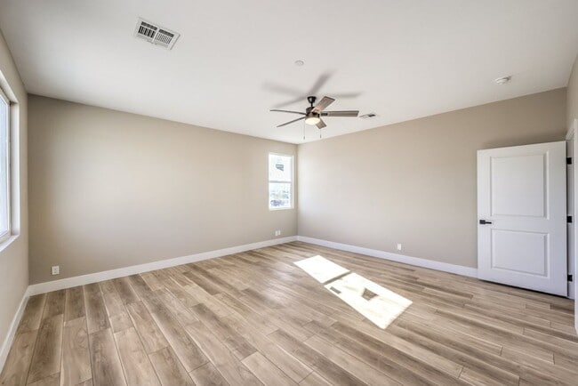 Building Photo - RARE HORSE PROPERTY FOR RENT – NEAR BLM LAND | HENDERSON, NV