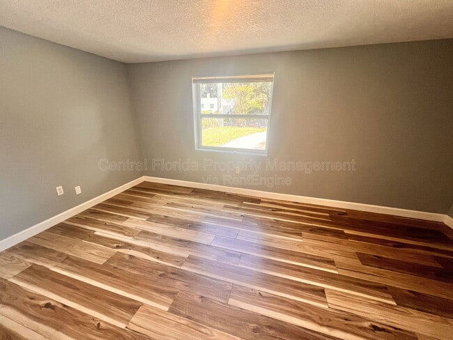 Building Photo - 1110 Poinsettia Ave