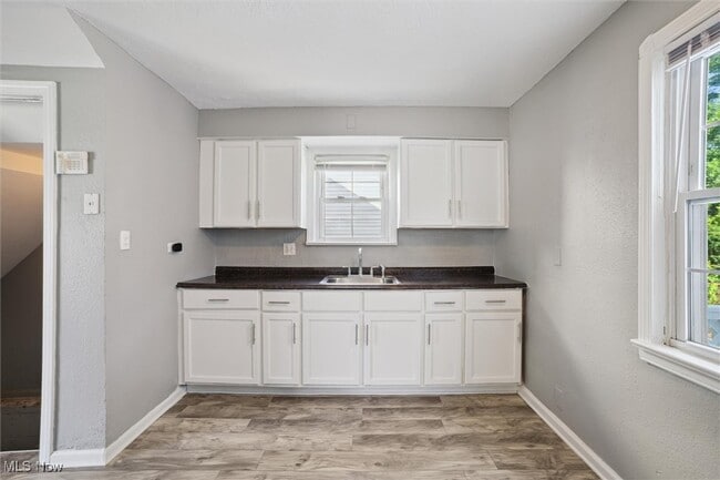 Building Photo - 13511 Thraves Rd