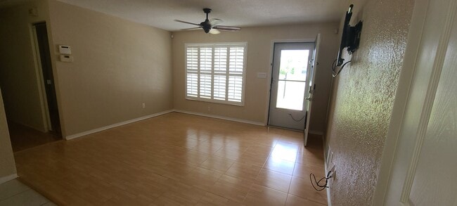 Building Photo - 253 Sunrise Blvd