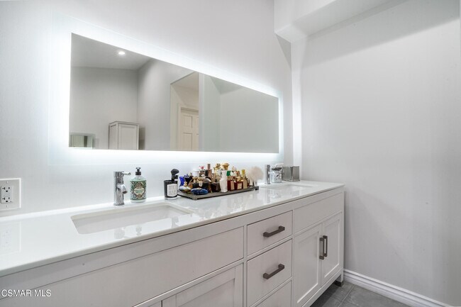 Building Photo - 2443 Swanfield Ct