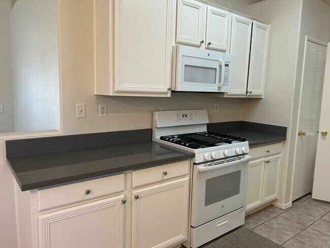Building Photo - Beautifully Remodeled North Las Vegas Home