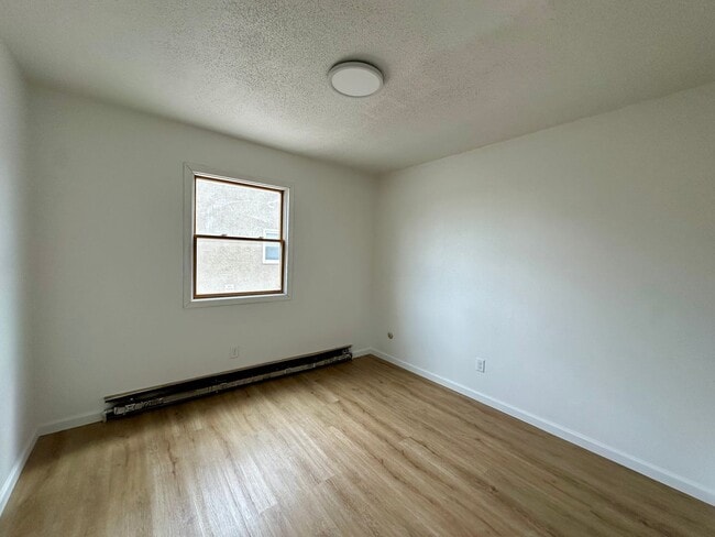 Building Photo - West Ave 4-Plex