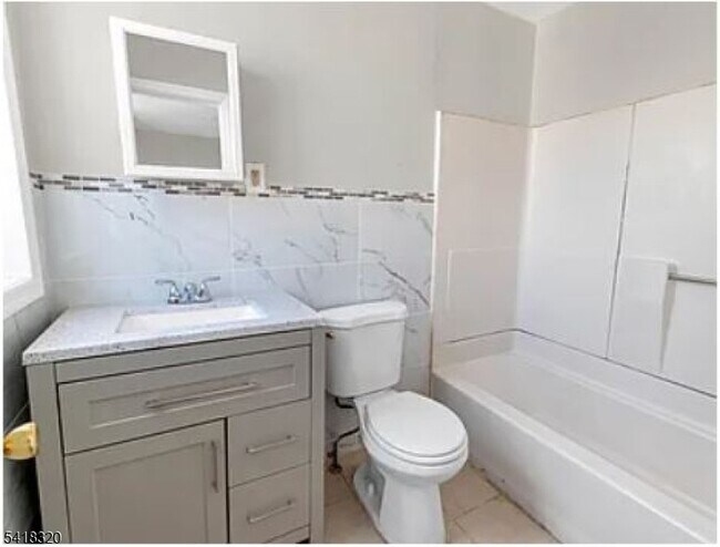 Building Photo - 84 Second St