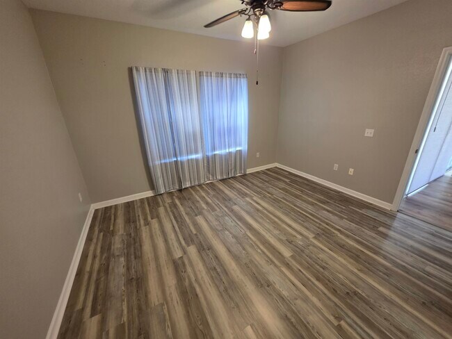 Building Photo - 2801 Chancellorsville Dr