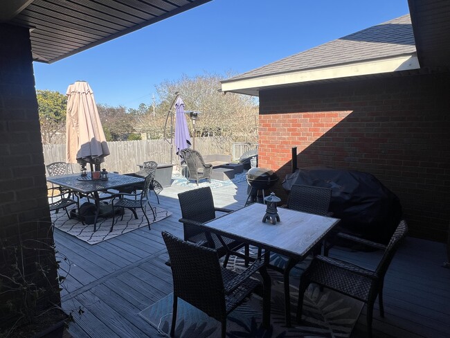 Building Photo - 11412 Aruba Dr