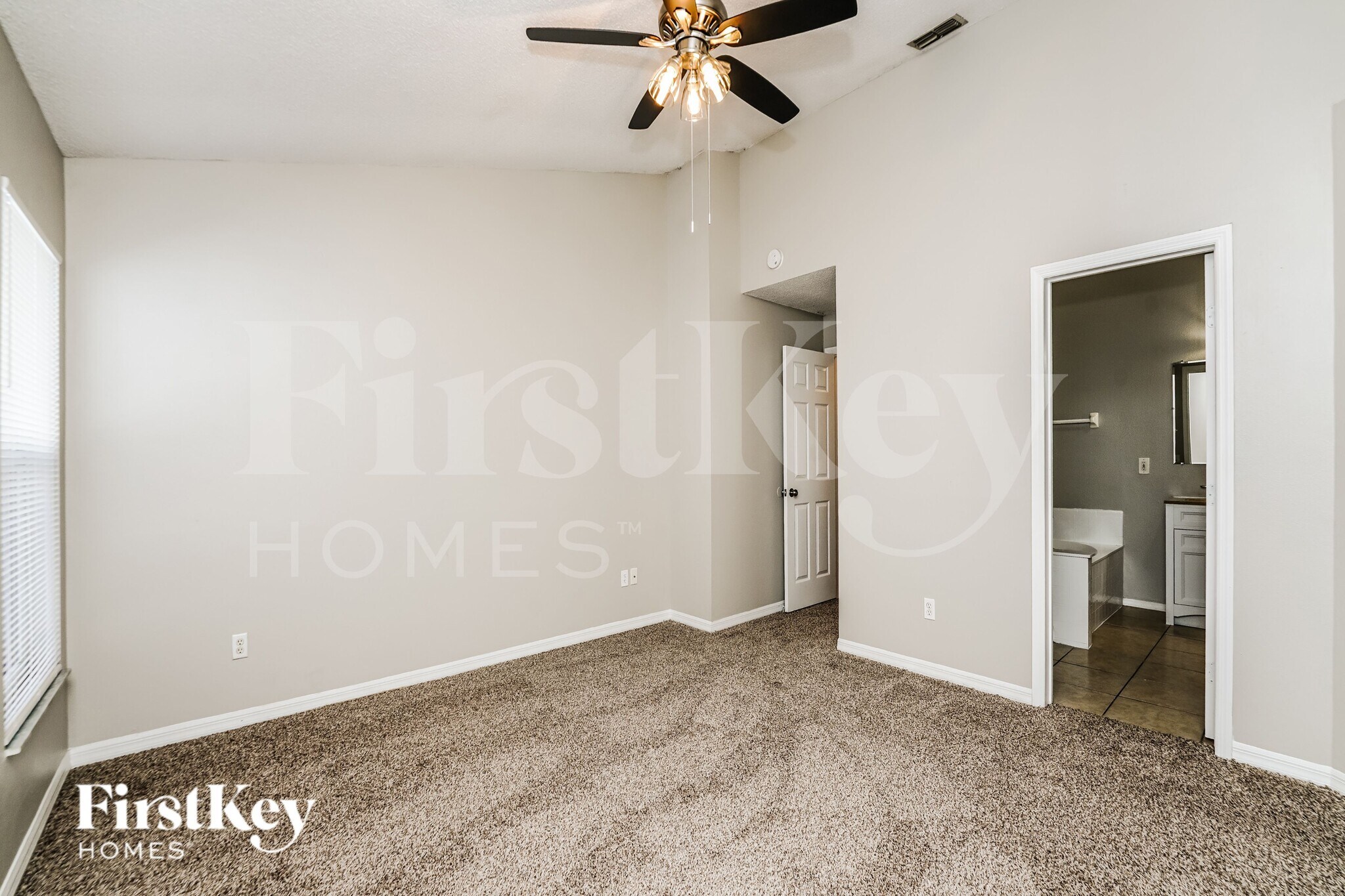 Building Photo - 601 Celito Dr