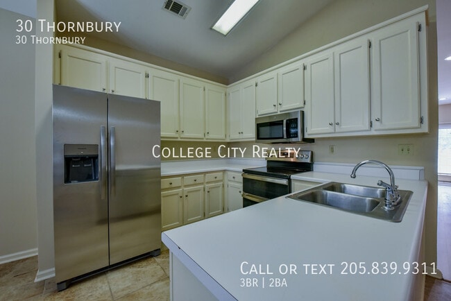 Building Photo - 30 Thornbury-