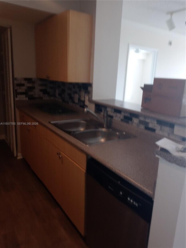 Building Photo - 1900 Van Buren St