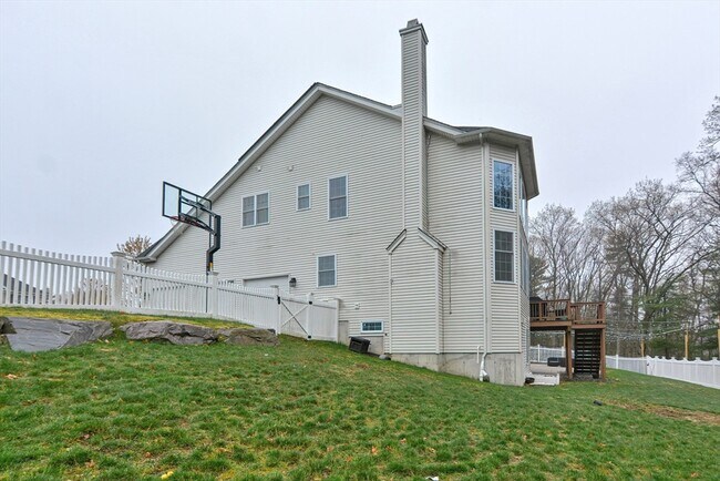 Building Photo - 33 Anderson Way