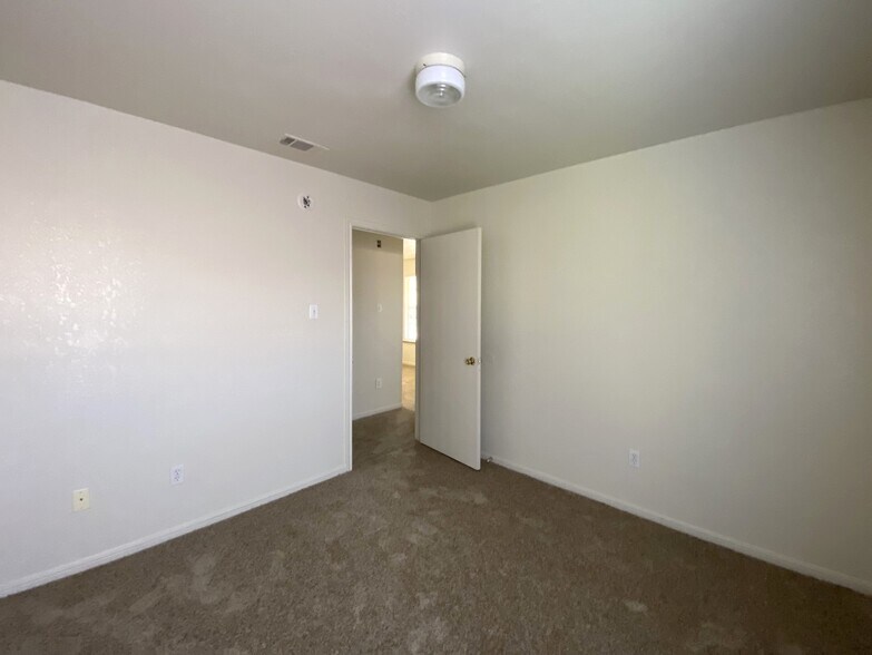 Building Photo - 334 S 40th St