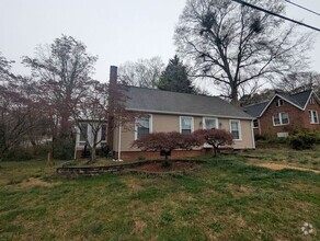 Building Photo - 4BD/2BA Single Family Home w/ Garage!