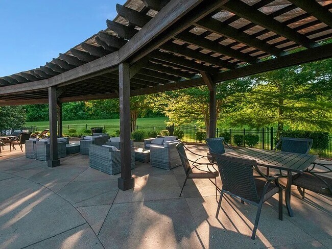 Building Photo - 2812 Americus Dr