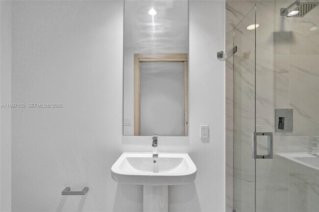 Building Photo - 801 S Miami Ave