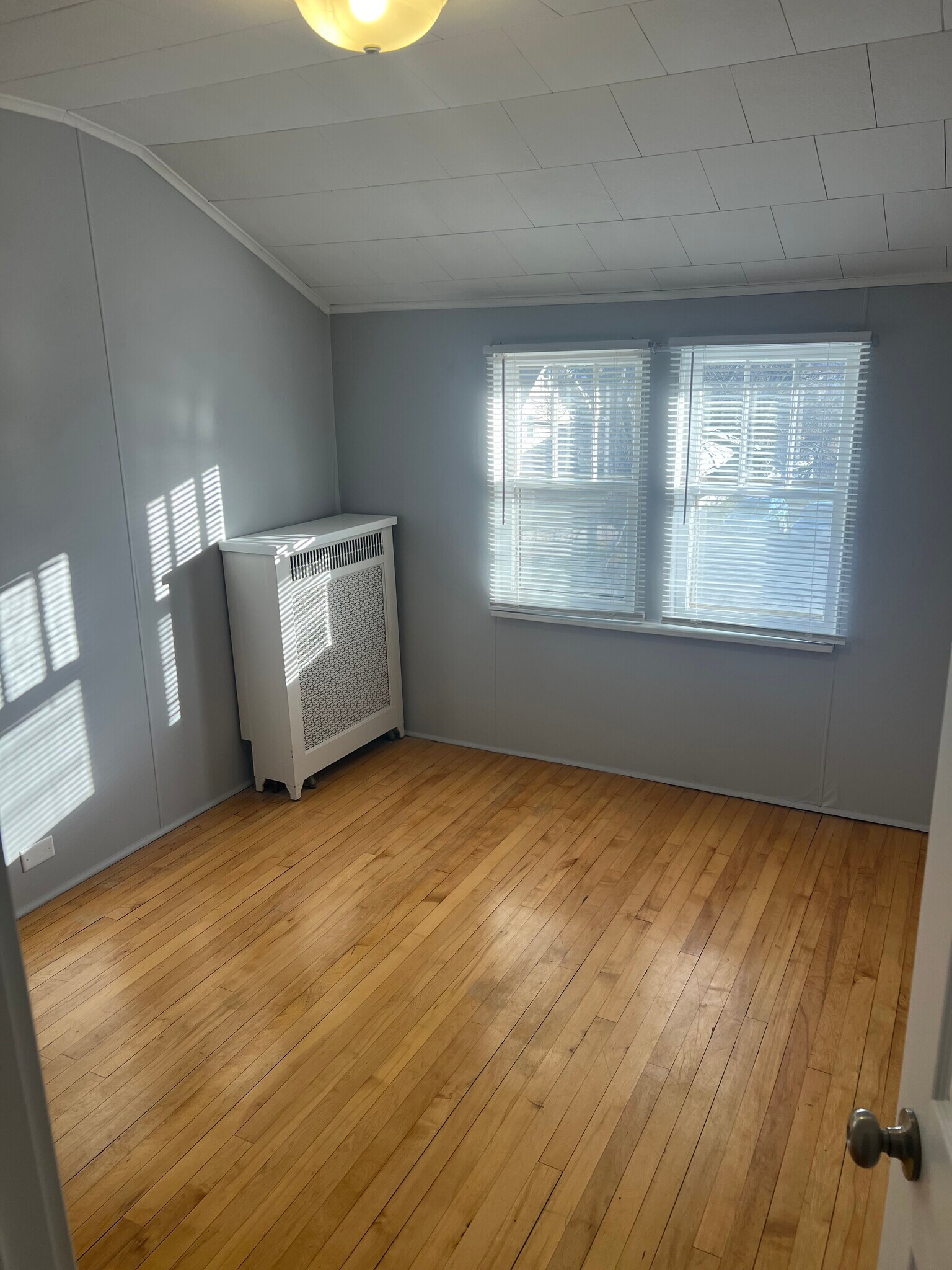 Building Photo - 414 W Ridge St