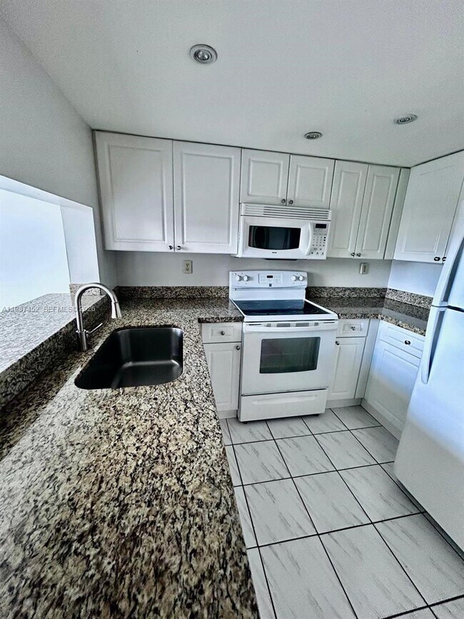 Building Photo - 11750 SW 18th St